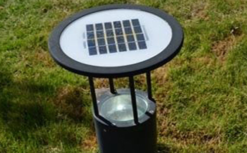 别墅庭院氛围营造：乌苏草坪灯选型与布光技巧