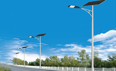 农村道路装乌苏太阳能路灯选多大瓦数实测